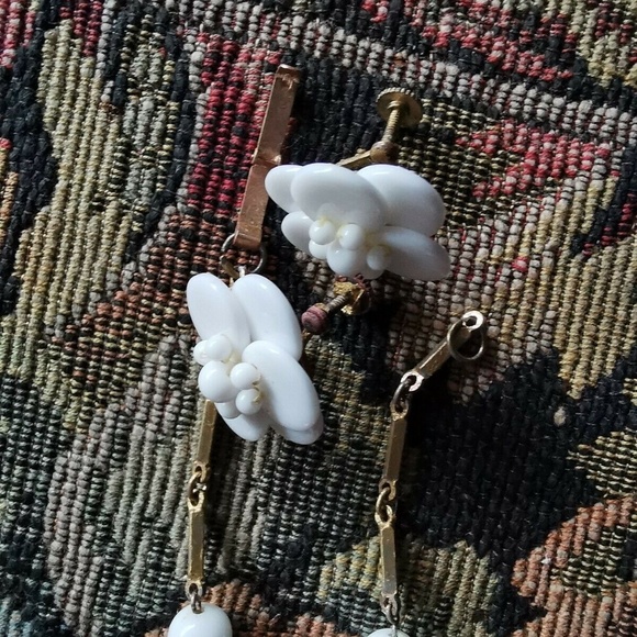 Vintage Poured Glass Necklace 14" White Beads&Flow - Picture 6 of 8